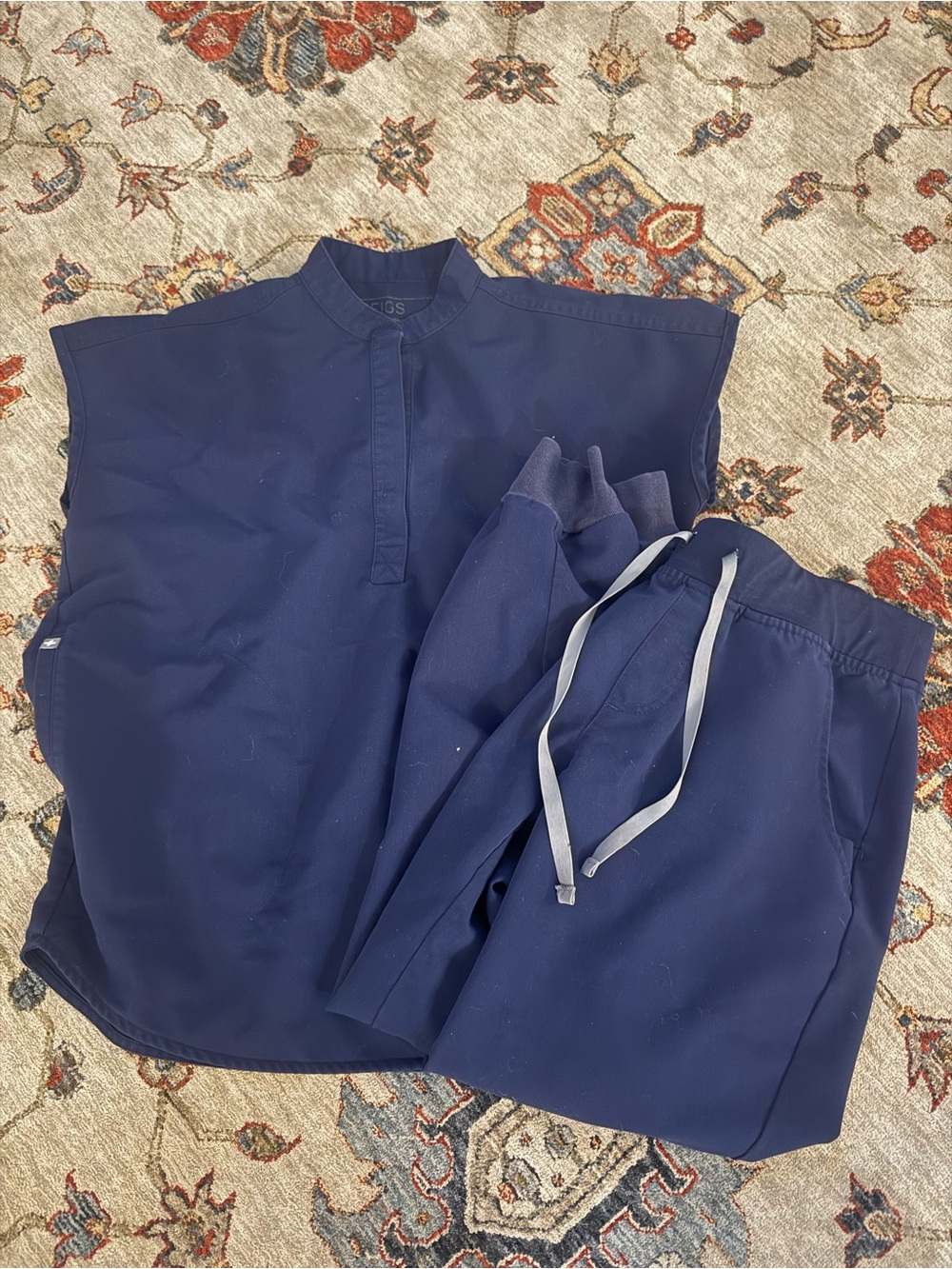 FIGS Women's Navy Scrub Top and Jogger Set